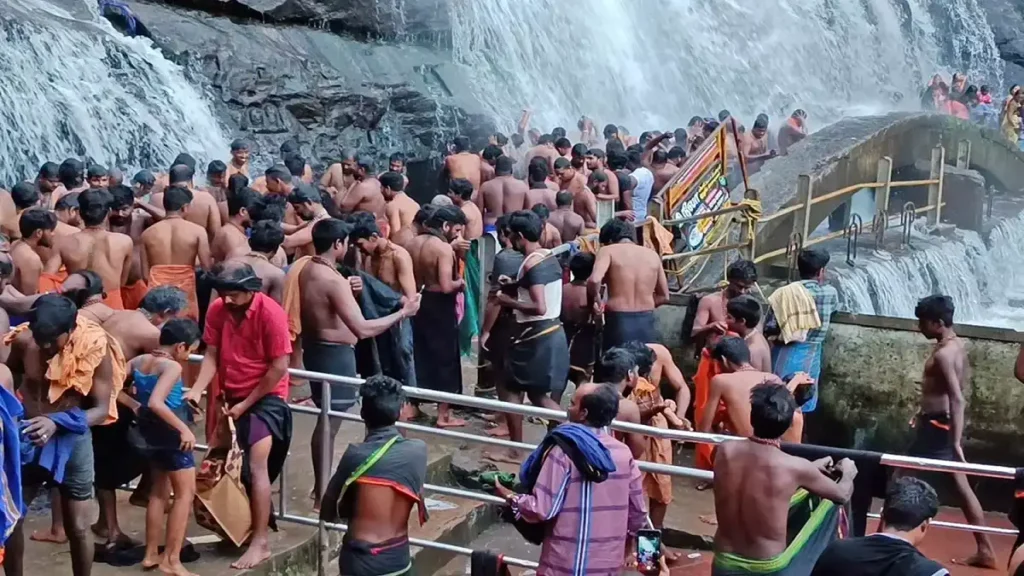 Today News In Tamil Ayyappa devotees gathered at Koorala waterfall in one day