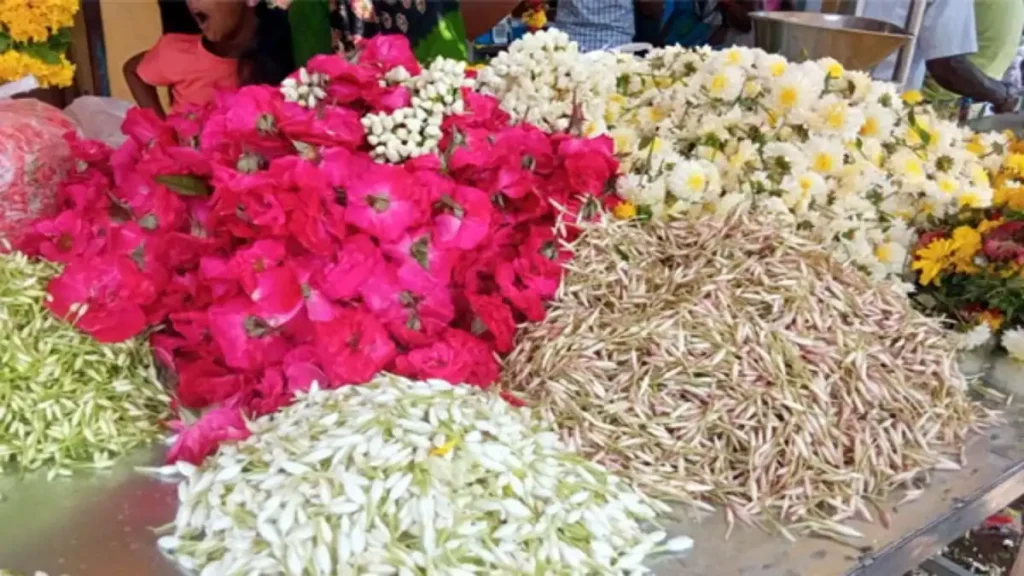 Today Tamil News Kartiga Deepatri Festival The price of flowers in the market has increased sharply