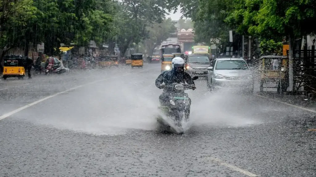 Orange alert has been issued due to heavy rains in Tamil Nadu for the next two days