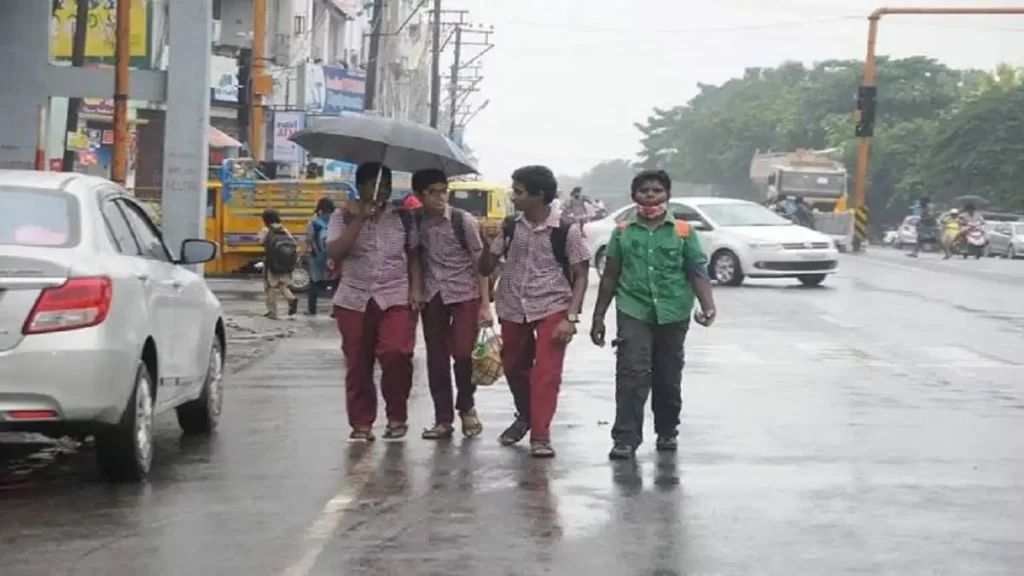 Today News In Tamil Schools and colleges in 4 districts have been declared holiday tomorrow due to heavy rains